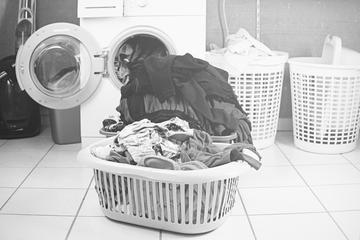 Dirty laundry basket